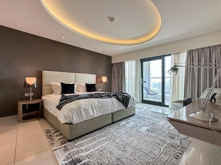 Trophy - Paramount Burj Khalifa View Suite Dubai