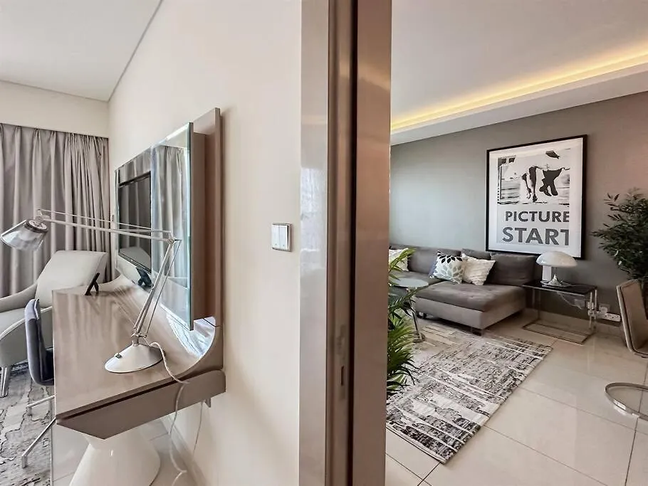 Trophy - Paramount Burj Khalifa View Suite Dubai