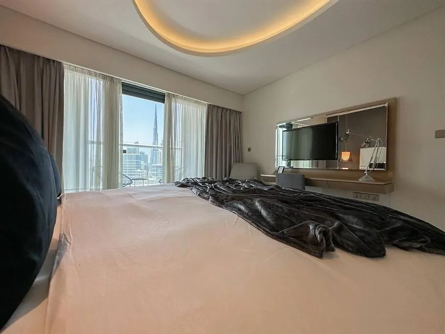 Trophy - Paramount Burj Khalifa View Suite Dubai